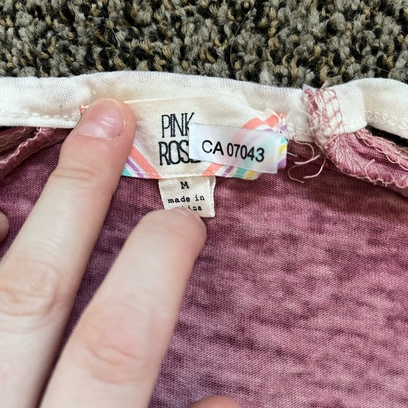 Medium Pink Tshirt with open shoulders - Picture 4 of 4